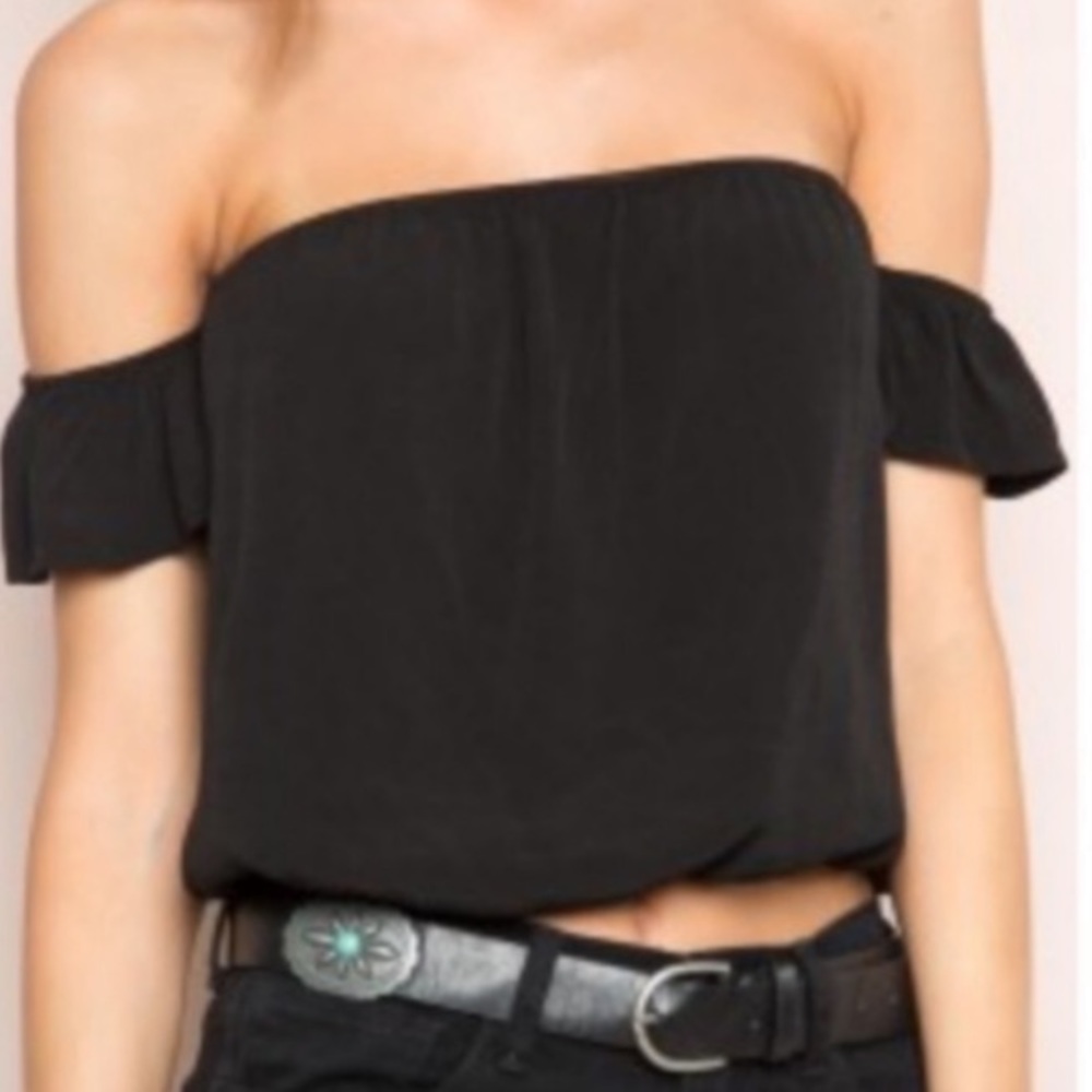 BRANDY MELVILLE BLACK OFF THE SHOULDER TOP